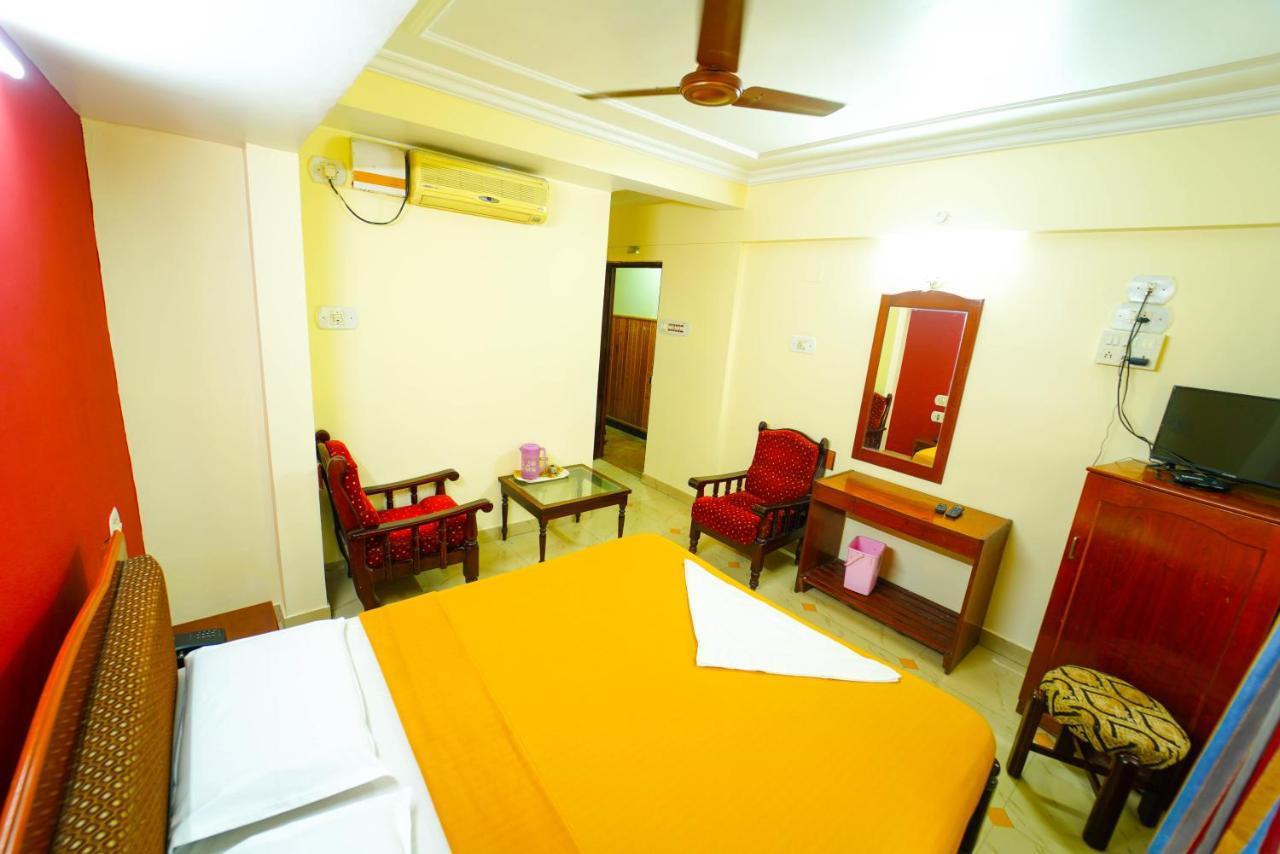 Amogha Residency Hotel Májszúr Kültér fotó